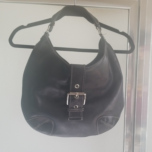 Michael Kors Beautiful Black Bag - Picture 2 of 6